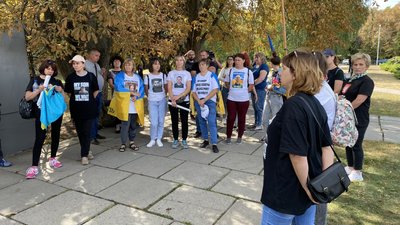 "Потрібен розголос": рідні військовополонених влаштували пішу ходу з Кременчука до Києва "Потрібен розголос": рідні військовополонених влаштували пішу ходу з Кременчука до Києва