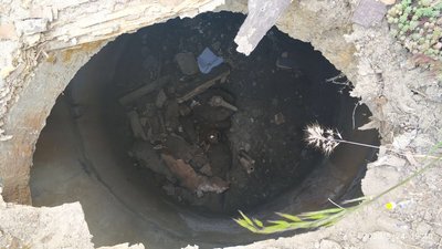 У Черкасах дитина впала до каналізаційної ями