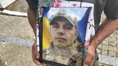 У Південноукраїнську попрощалися з військовим Романом Кліщенком