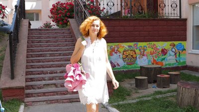 Тернополянка виготовляє сумки у формі ірисів