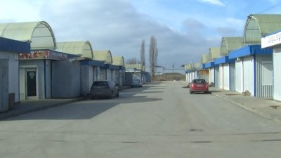 З Центрального ринку Луцька вивезли 25 контейнерів З Центрального ринку Луцька вивезли 25 контейнерів