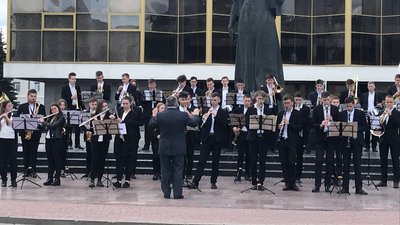Студенти волинського музучилища зіграли благодійний концерт, щоб привітати дітей-сиріт Студенти волинського музучилища зіграли благодійний концерт, щоб привітати дітей-сиріт