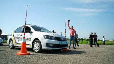 Поліцейські охорони взяли участь у змаганнях зі швидкісного маневрування