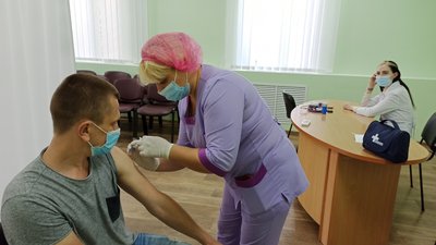 Перший центр вакцинації запрацював у Миколаєві Перший центр вакцинації запрацював у Миколаєві