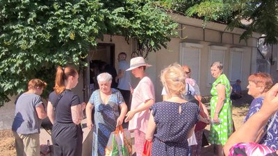 Миколаївській гуманітарний штаб: як працює та кому видають допомогу