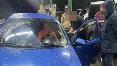 Двоє волинян намагалися організувати виїзд військовозобов'язаних за кордон