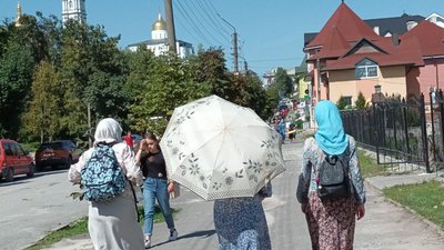 У Почаєві розпочалась багатотисячна проща: чи дозволила її Рада оборони Тернопільщини