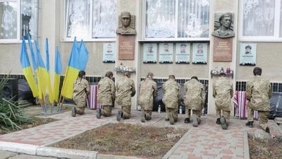 У Калуші на Франківщині відкрили інтерактивні меморіальні дошки бійцям Андрієві Піхманцю і Сергієві Марченку