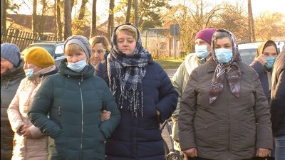 У селі на Волині люди проти старости – жінки місцевого депутата У селі на Волині люди проти старости – жінки місцевого депутата