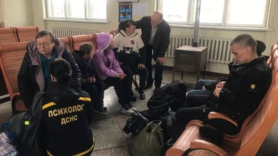 Приїжджайте брати інтерв'ю, коли повернемося з евакуації – переселенці зі Слов'янська Приїжджайте брати інтерв'ю, коли повернемося з евакуації – переселенці зі Слов'янська