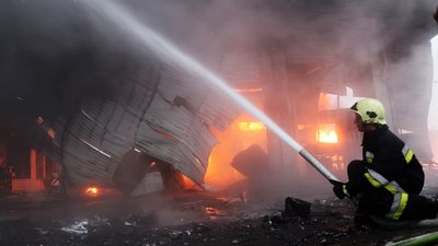 Віз 10 тисяч літрів пального до Черкас: на заправці на Київщині сталася пожежа Віз 10 тисяч літрів пального до Черкас: на заправці на Київщині сталася пожежа