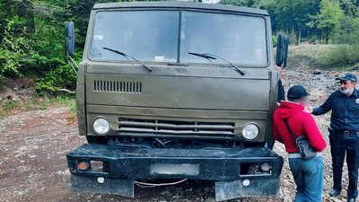 На Франківщині впіймали крадіїв гравію На Франківщині впіймали крадіїв гравію