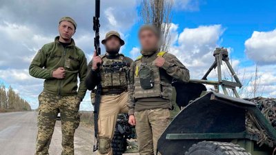 "Страх завжди є, але ми знаємо, за що боремося". Боєць з Прикарпаття Володимир Чолій "Страх завжди є, але ми знаємо, за що боремося". Боєць з Прикарпаття Володимир Чолій