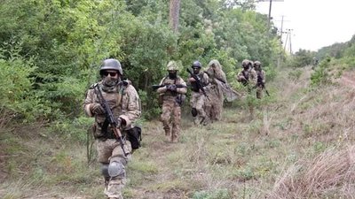 Морські піхотинці з одеської бригади тренуються запобігати диверсіям Морські піхотинці з одеської бригади тренуються запобігати диверсіям