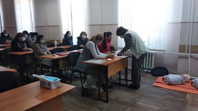 В Ужгороді розпочалася підготовка мобільних бригад з вакцинації від COVID-19 В Ужгороді розпочалася підготовка мобільних бригад з вакцинації від COVID-19
