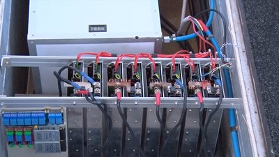 У Миколаєві зібрали річковий трамвайчик на сонячних батареях