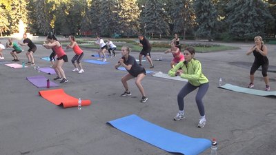 "Прокинься, Віннице": у міському парку проводять безкоштовну руханку для охочих