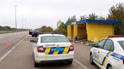 Нові обставини в'їзду в зупинку на Рівненщині: поліція розслідує самогубство