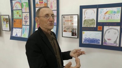 "Час: він іде" - у Херсоні відкрилась родинна виставка художників "Час: він іде" - у Херсоні відкрилась родинна виставка художників