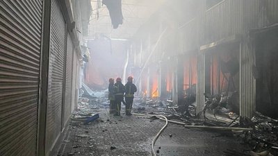 "Все вигоріло, там нічого рятувати": росіяни поцілили у склади біля ринку в Одесі