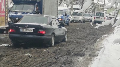 На Івано-Франківщині за ніч випало до 20 см снігу: яка ситуація на дорогах області На Івано-Франківщині за ніч випало до 20 см снігу: яка ситуація на дорогах області
