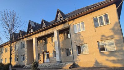 Амбулаторія в селі Верхні Петрівці