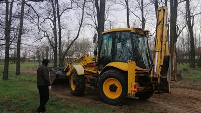Перекопують дороги: на Херсонщині закривають село, в якому виявили спалах коронавірусу
