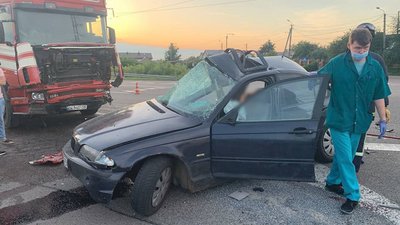 Занесло на зустрічну: у поліції повідомили обставини смертельної ДТП біля Рівного Занесло на зустрічну: у поліції повідомили обставини смертельної ДТП біля Рівного