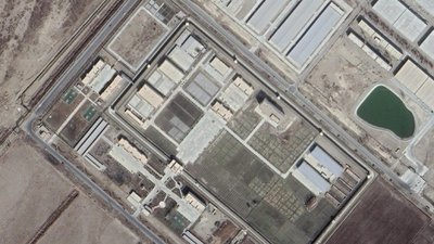 Китай побудував у Синцзяні майже 400 таборів "перевиховання" мусульман Китай побудував у Синцзяні майже 400 таборів "перевиховання" мусульман