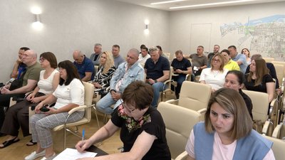 Депутати скасували своє рішення про передачу деяких ділянок землі