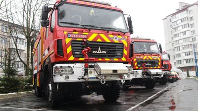 Чотири рятувальні автомобілі отримали пожежники Тернопільщини Чотири рятувальні автомобілі отримали пожежники Тернопільщини
