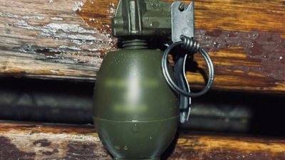 Предмет, який зовні схожий на гранату виявили патрульні у чоловіка з Рівненщини
