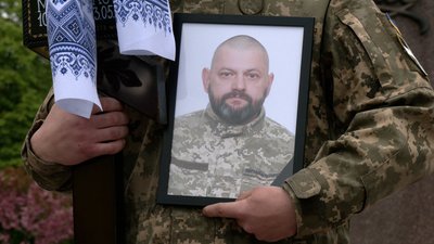 У Рівному попрощалися з військовими Валерієм Усачем та Віктором Диким