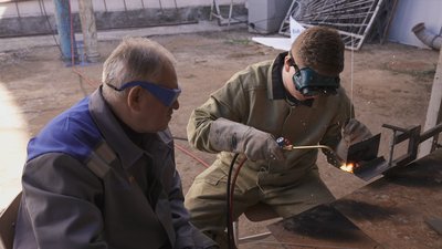 У Вінниці вдосконалюють навички зварювання для відбудови України У Вінниці вдосконалюють навички зварювання для відбудови України