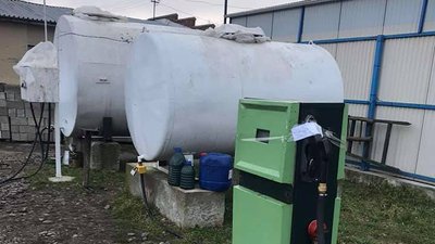 На Прикарпатті викрили нелегальну автозаправку На Прикарпатті викрили нелегальну автозаправку