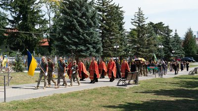 В Ужгороді попрощалися з полеглим захисником Владиславом Амітом В Ужгороді попрощалися з полеглим захисником Владиславом Амітом
