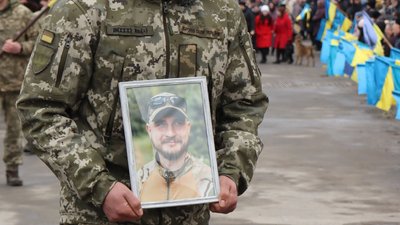 Стрілець-снайпер Андрій Лисаковський загинув у боях на Донеччині. Стрілець-снайпер Андрій Лисаковський загинув у боях на Донеччині.