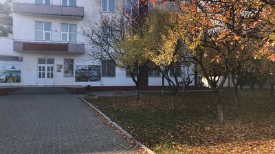Ухилявся від призову: в Ужгороді з вікна військкомату вистрибнув хлопець