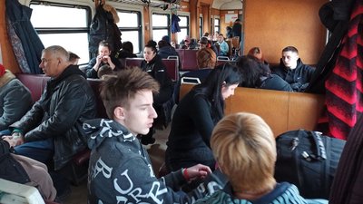 З Кропивницького у Львів на евакуаційному потязі поїхали 300 людей