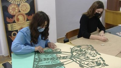 Художні лінії та поезія: на Волині створюють витинанки під твори Лесі Українки Художні лінії та поезія: на Волині створюють витинанки під твори Лесі Українки