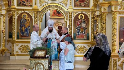 Освячують фрукти, квіти й мед. 6 серпня у всіх громадах ПЦУ на Кіровоградщині відзначили Преображення або Яблучний Спас Освячують фрукти, квіти й мед. 6 серпня у всіх громадах ПЦУ на Кіровоградщині відзначили Преображення або Яблучний Спас