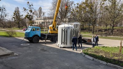 На Харківщину доставили кисневі ємності для опорних медзакладів