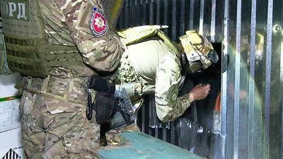 Банду, яка грабувала засоби захисту рослин по Україні, затримала поліція Банду, яка грабувала засоби захисту рослин по Україні, затримала поліція