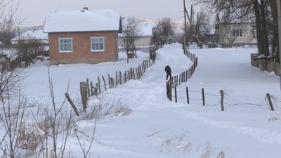 Засніжені дороги і довгі затори. Наслідки негоди у Долинській громаді Засніжені дороги і довгі затори. Наслідки негоди у Долинській громаді