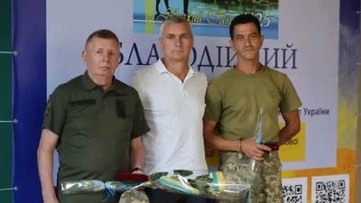 Двох бійців з Івано-Франківщини відзначили за заслуги перед Прикарпаттям