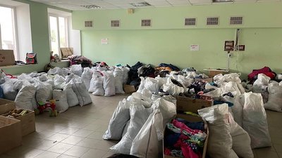 У Сумах збирають речі для переселенців