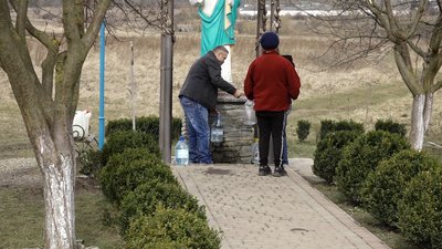 Мешканці багатоквартирних будинків у прикарпатському селі Загвіздя три дні без водопостачання Мешканці багатоквартирних будинків у прикарпатському селі Загвіздя три дні без водопостачання