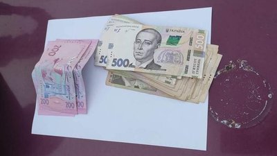 На Вінниччині затримали групу людей, які обкрадали пенсіонерів На Вінниччині затримали групу людей, які обкрадали пенсіонерів