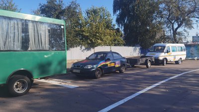 Авто для проходження тестування в центрі МВС
