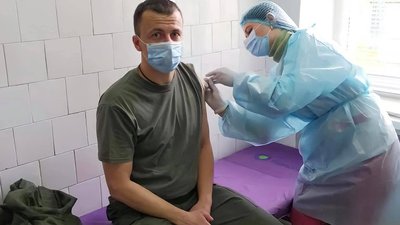 У Херсоні прикордонників вакцинували від COVID-19 У Херсоні прикордонників вакцинували від COVID-19